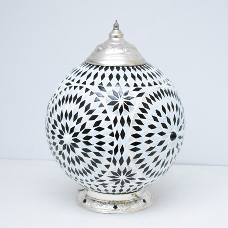Chavarria Metal Table Lamp, Black/White