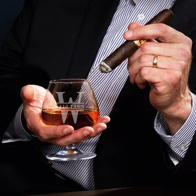 Coffret cadeau personnalisé avec accessoires pour cigares, Oui