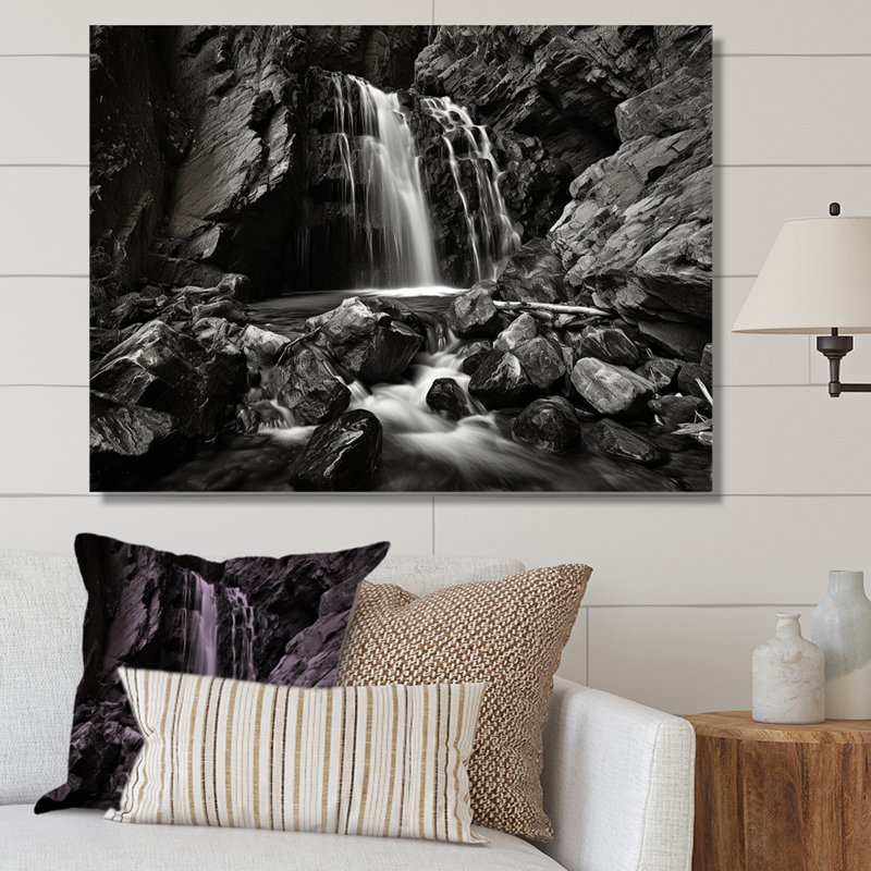 «Waterfall Cliff Scenery II», reproduction sur toile, H 34 po x l 44 po x P 1,5 po, Toile tendue