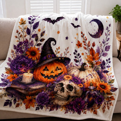 Couverture douce et moelleuse à motif citrouille, chapeau de sorcière, crâne et fleurs, idéale pour décorer un canapé, une chambre ou un salon. Décoration intérieure pour Halloween.