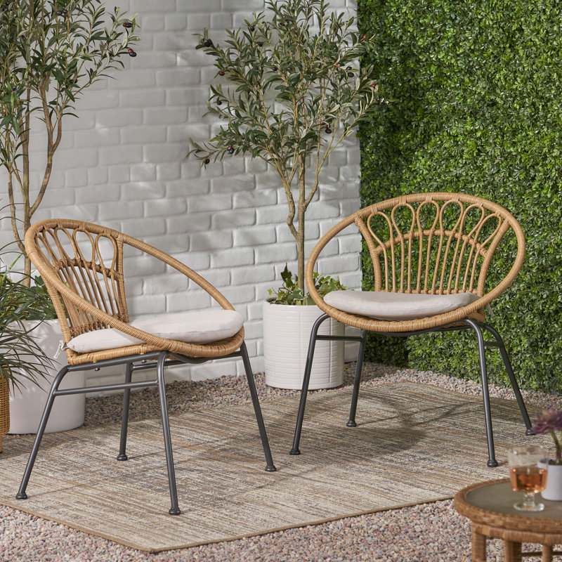 Chaises de panier Boho-Chic - Faux rotin et structure en métal, conception tissée