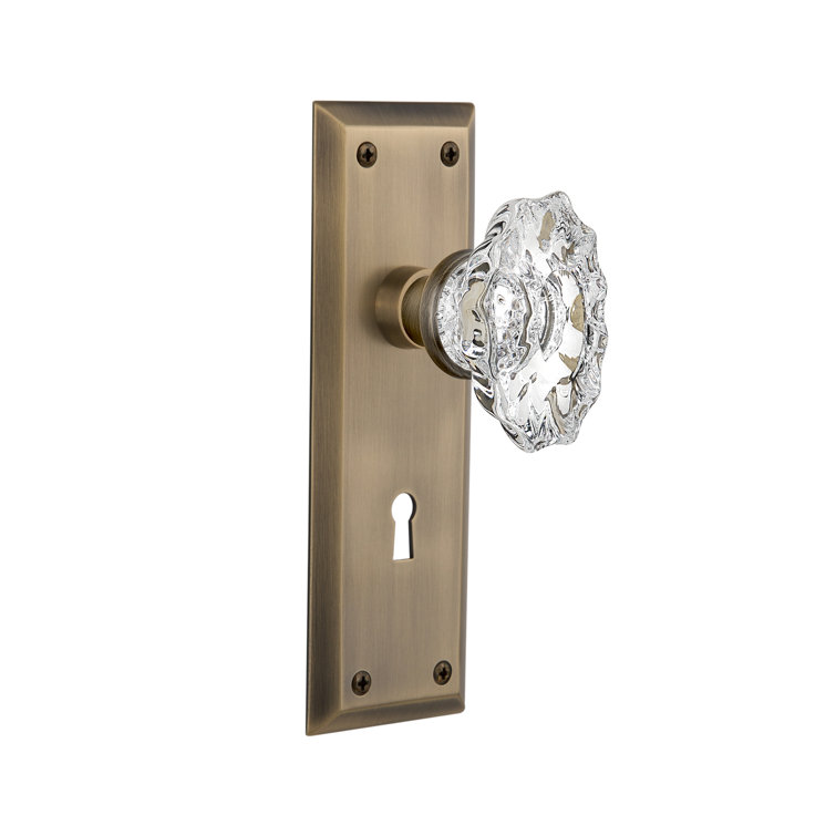 New York Plate with Decorative Keyhole and Chateau Door Knob