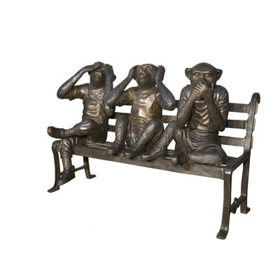 TROIS SINGES ASSIS SUR UN BANC