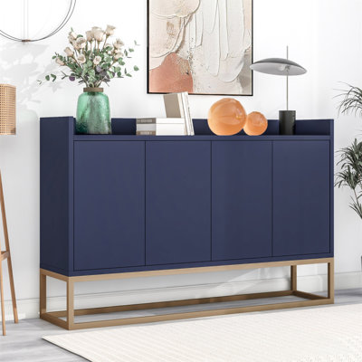 Buffet moderne et élégant avec grand espace de rangement pour la salle à manger et le vestibule, pour l'organisation et la décoration de la maison.