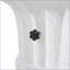 Table d'appoint MGO en marbre blanc avec base de parasol remplie de sable