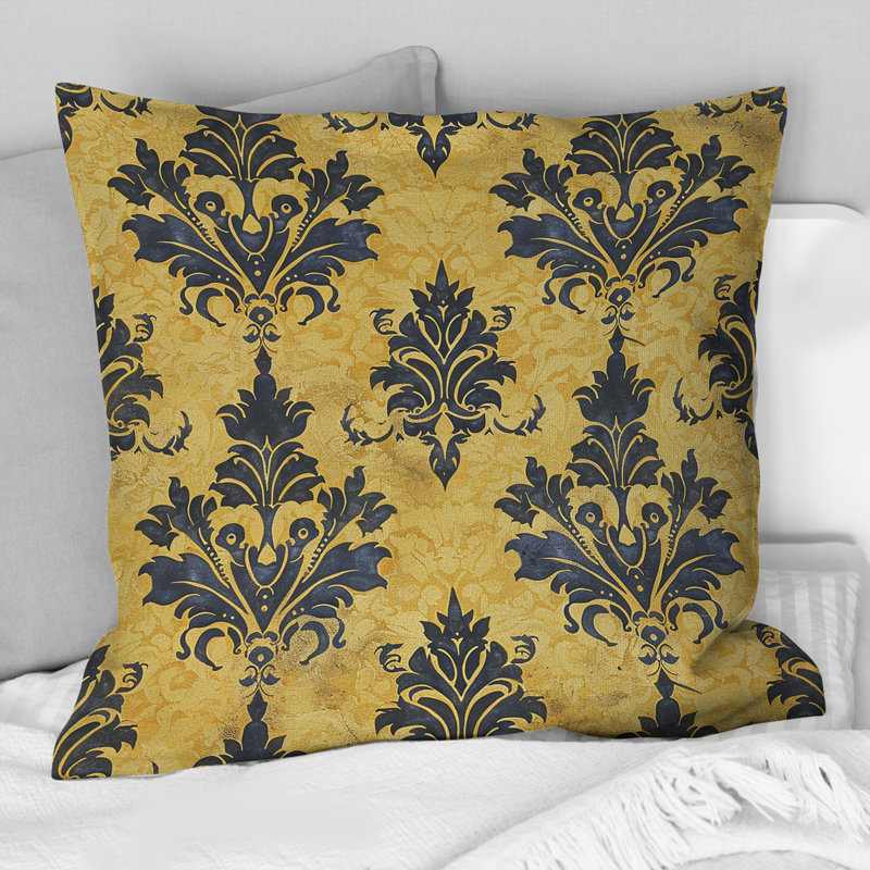 Coussin Royal, H 18 po x l 18 po