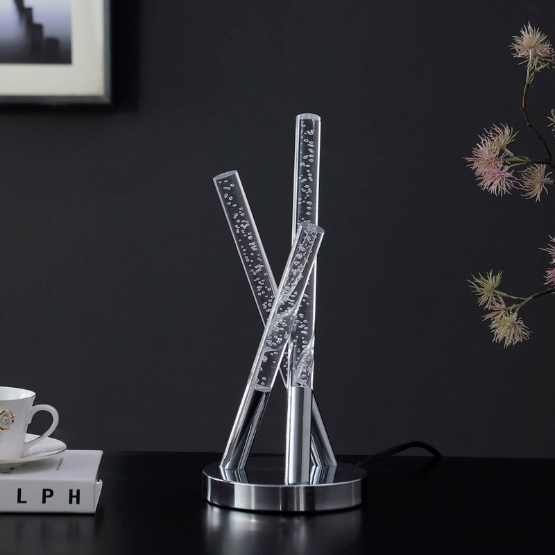 Lampe de table moderne 14,5 "à 3 pieds en acrylique Stix Led