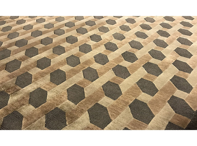 Indian Wool Geometric Area Rug, Rectangle 4'7" x 6'8"