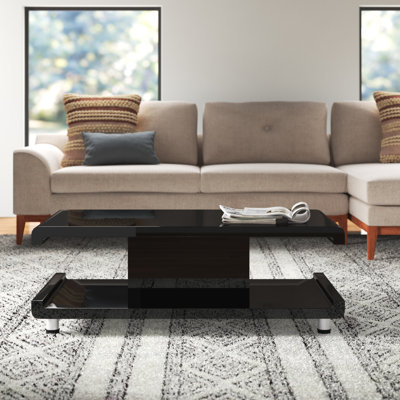 Table basse à 4 pieds avec rangement