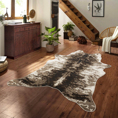 Tapis brun et motif de peau de vache, 5 pi X 7 pi., Fabriqué à la machine, Circulation élevée, Rustique, Texture 3D, Teinture, Pavillon de 0,42 po de hauteur,