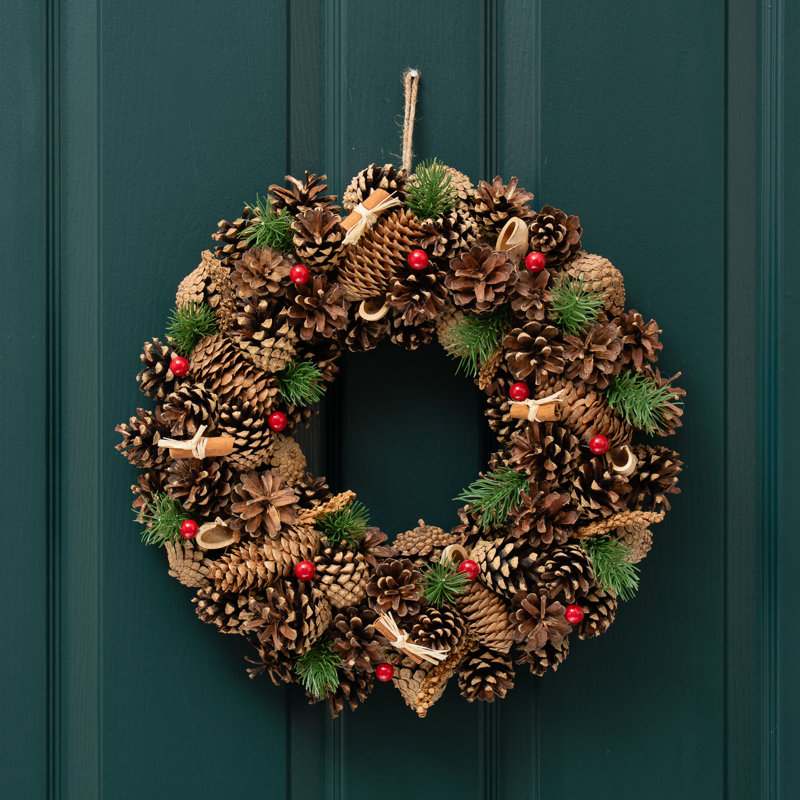 41cm Traditional Pinecone Wreath with berries