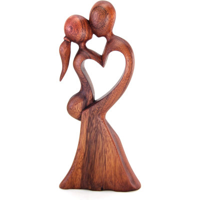 Statue romantique en bois à la main