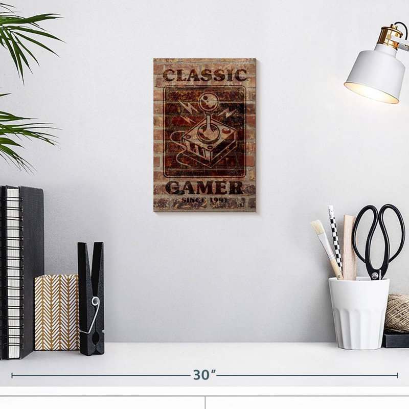 Senne Classic Gamer, 12" H x 8" W