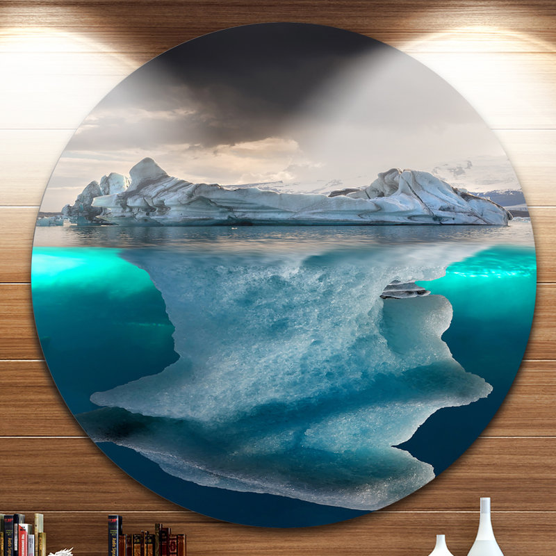 «Iceberg in Sea», impression sur métal, H 38 po x l 38 po x P 1 po