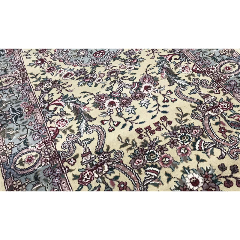 Wool Oriental Area Rug in Beige/Light Plum/Green