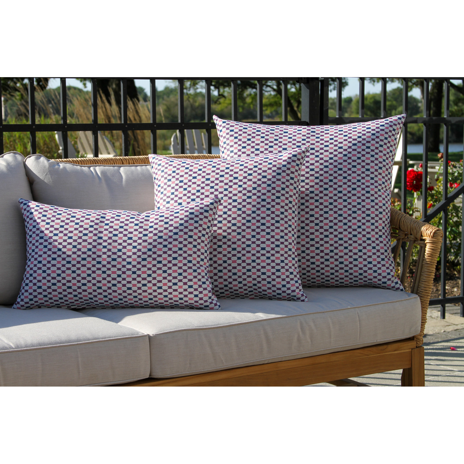 Queensland Pillow, 20"H x 20"W