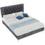 La structure de lit double grise revêtue de velours et la tête de lit ajoutent un look sophistiqué et une conception stable pour une bonne nuit de sommeil.