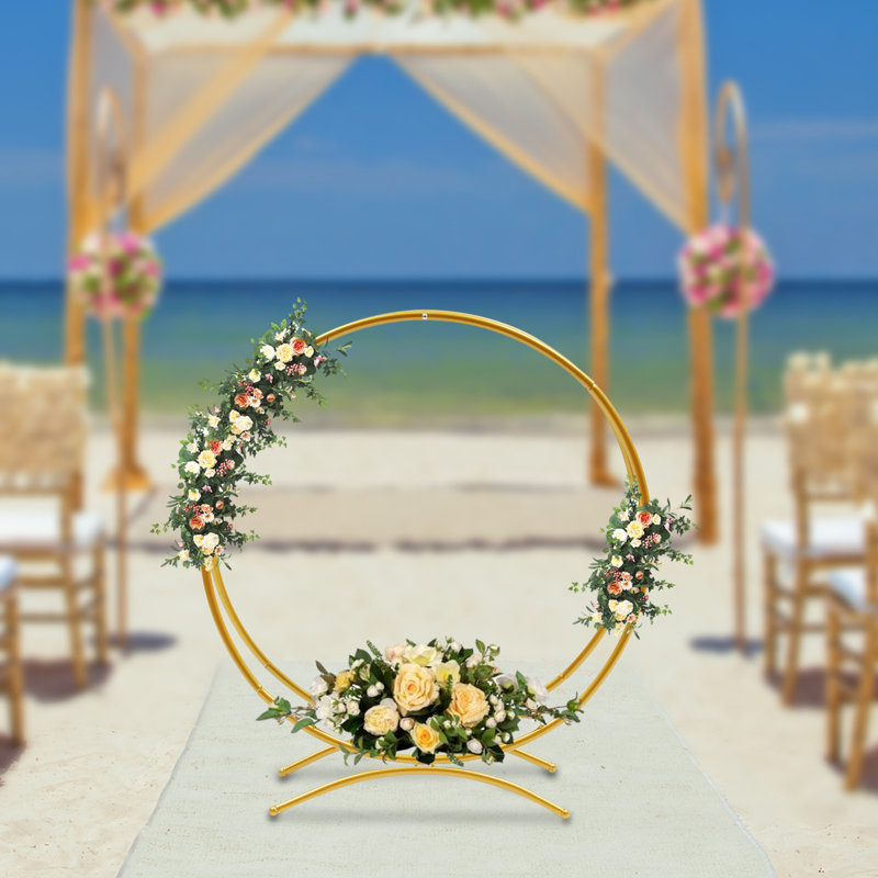 Présentoir à gâteaux de mariage doré