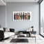 Personnages tribaux abstraits en tenue traditionnelle-118573393