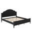 Plateforme de couchage robuste conçue avec une tête et un pied de lit pour une stabilité accrue-129861541
