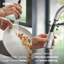 Robinet de cuisine à poignée simple Moen Sleek MotionSense Wave avec technologie Power Clean-26346650