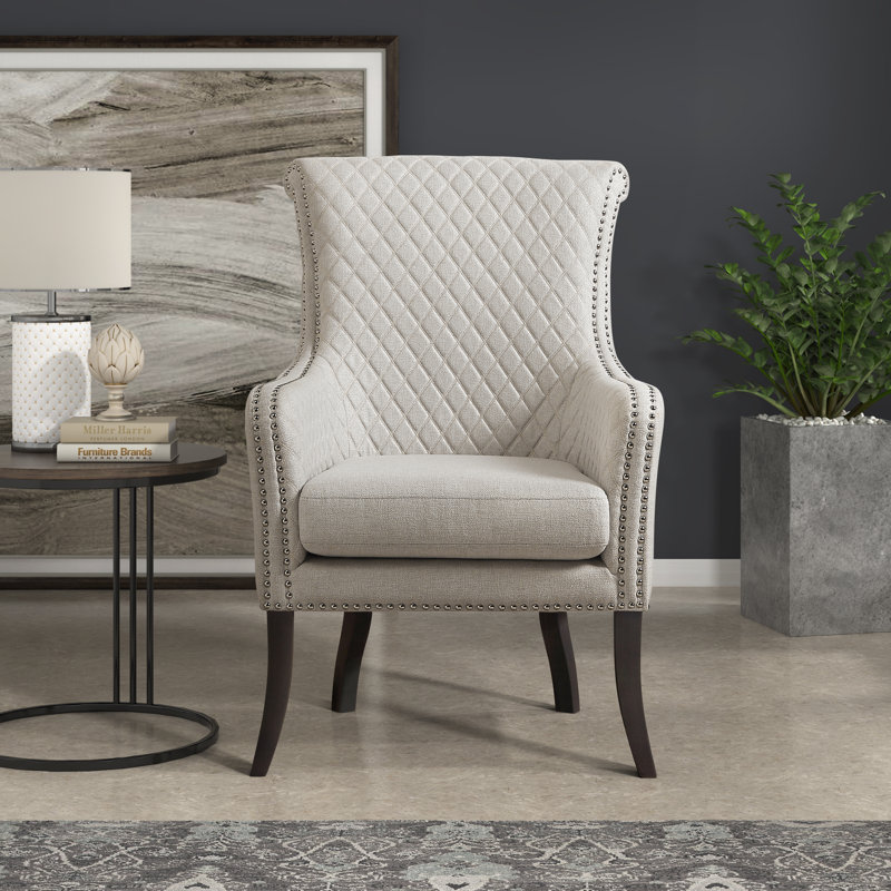 Chaise d'appoint matelassée traditionnelle 28,5 po Banta avec revêtement en tissu texturé, dossier à coutures losangées, garniture cloutée, coussins en mousse haute densité