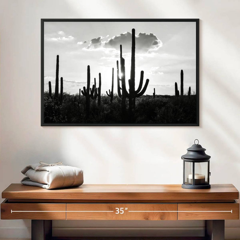 Arizona noir - Silhouettes de cactus, 25 po x 17 po, Cadre flottant noir
