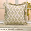 Housse de coussin décoratif à la main Fab divine 18 x 18 po, blanc, imprimé bloc, Neelgagan-106744431