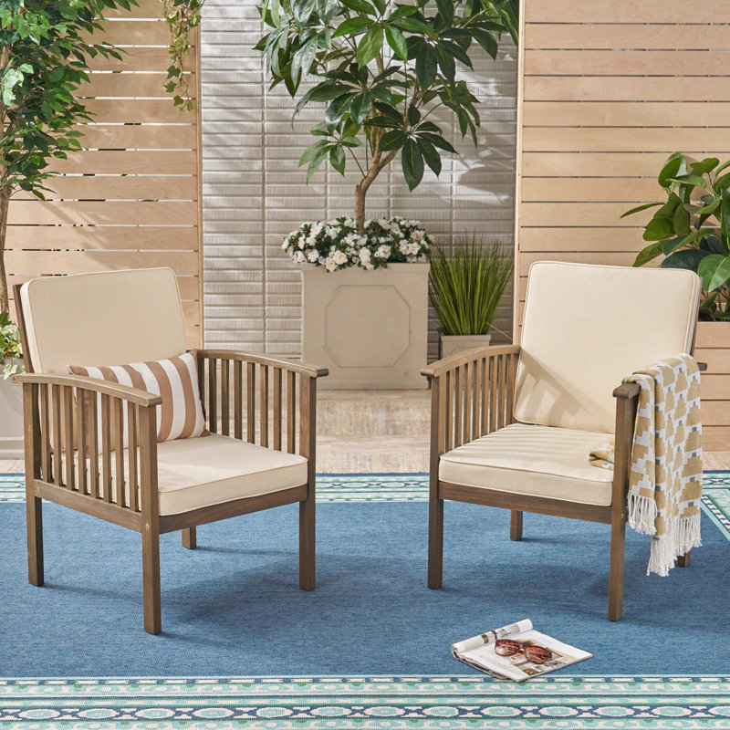 La hauteur du fauteuil de salon chic et contemporain