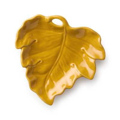 Ensemble de 2 plateaux Autumn Meadows - Deux plateaux en grès sculptés en forme de feuille de 14 po x 12 po de couleur or et orange brûlé, célébrant la chute des feuilles à chaque saison.