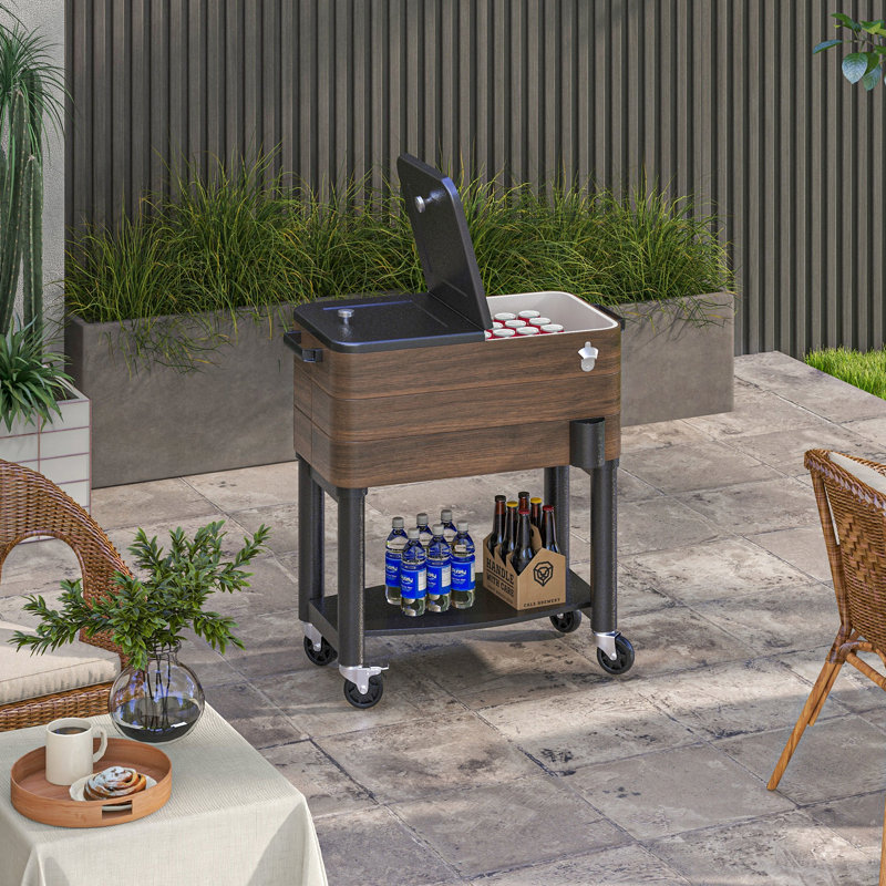 Chariot de refroidisseur de patio 60 pte - brun. Fabrication avec roues verrouillables. Garde les boissons au frais pendant 36 heures. Ouvre-bouteille intégré et bouchon de drainage pratique pour plus de commodité