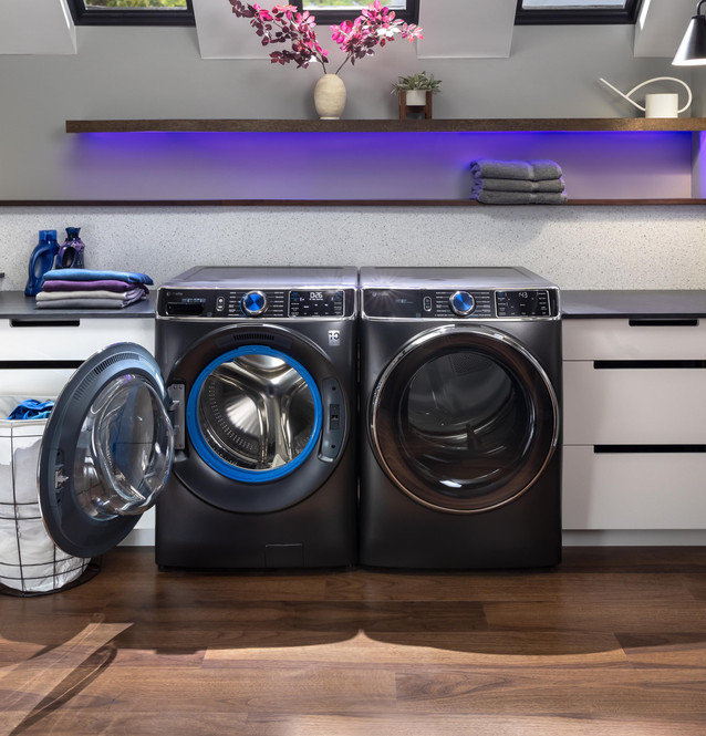 5.3 Cu. Ft. High Efficiency Smart Front Load Washer in Silver/Black