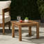 Table d'appoint moderne en bois minimaliste, conception à lattes, largeur 20,28 po x profondeur 15 po, brun, table d'appoint avec plateau fermé à assembler, 20,28 po x 20,28 po x 14,87 po