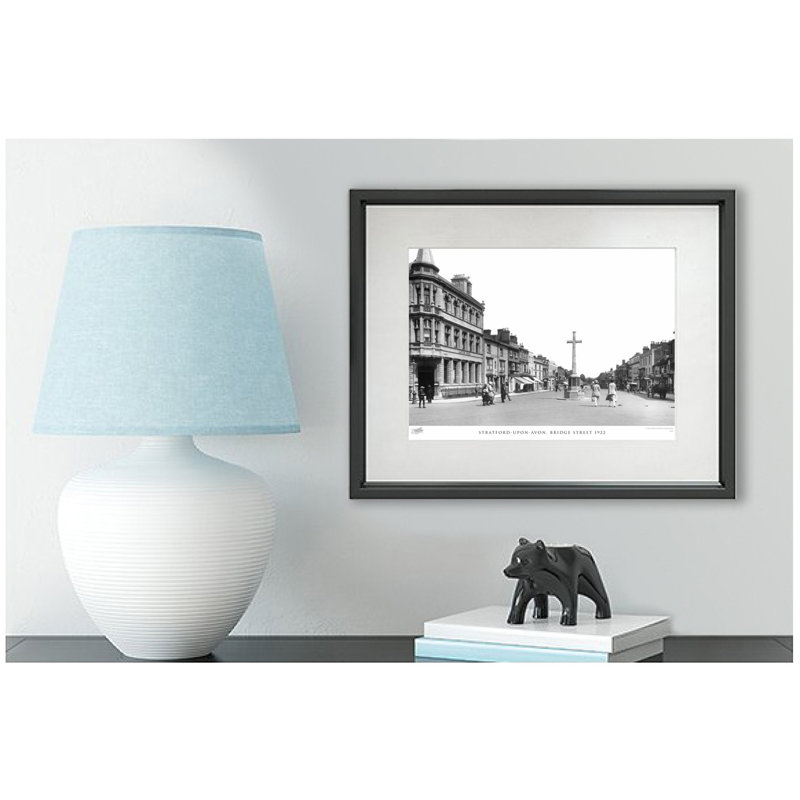 Stratford-upon-Avon, Bridge Street 1922 by Francis Frith - Single Picture Frame Print, 45cm H x 60cm W x 2.3cm D