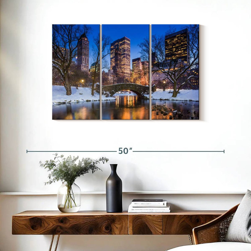 Sebbie Snowy Central Park, 24" H x 38" W