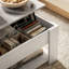 Table basse à plateau relevable avec compartiment de rangement caché et tablette blanche