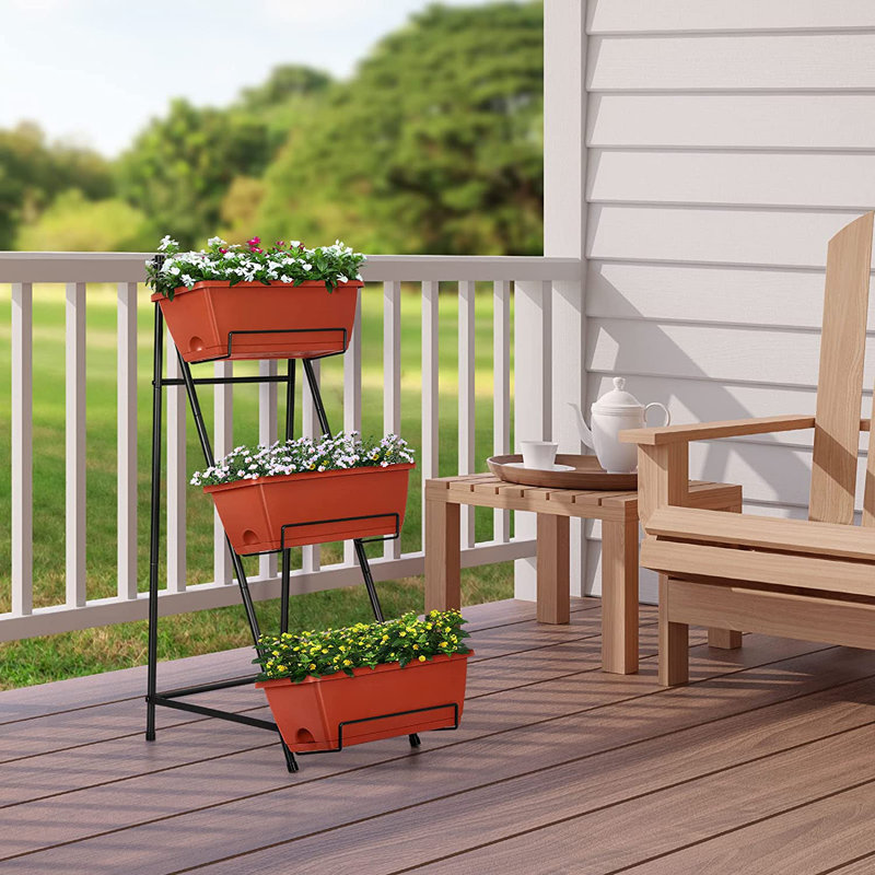 Jardin vertical en plastique Nathanim, H 37,7 po x l 16,8 po x P 16 po, Rouge