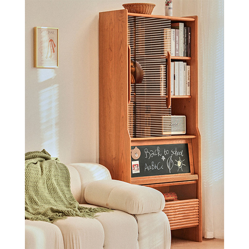 Vitrine en bois de cerisier Mid-Century moderne avec portes en verre