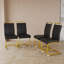 Ensemble de 2 chaises de salle à manger modernes - Revêtement en similicuir PU noir, dossier haut et pieds en métal doré - Idéal pour une salle de bain, une coiffeuse ou une terrasse élégante.