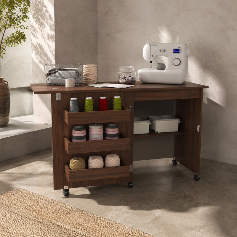 Table de couture pliante multifonctionnelle en noyer sur roulettes verrouillables - poste de travail 4-en-1, bureau d'ordinateur, table de bout et rangement de cuisine avec tablettes