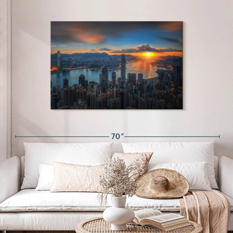 Vanna Sun se levant sur Hong Kong, H 30 po x l 45 po