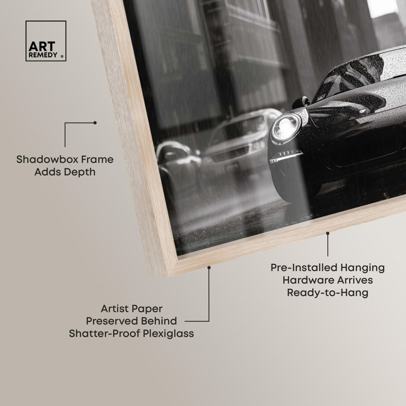 «Drive in the Rain NYC Shadowbox», photographie élégante par Art Remedy, Crème, crème, H 31 po x l 46 po
