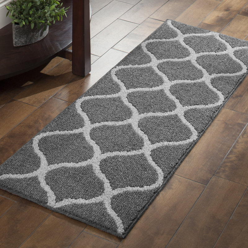 Tapis gris touffeté Hershman, Tapis de couloir : 1 pi 9 po x 5 pi