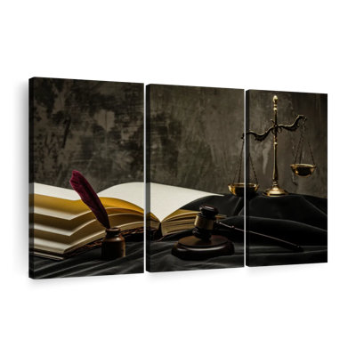«Judge Mallet And Books» sur toile