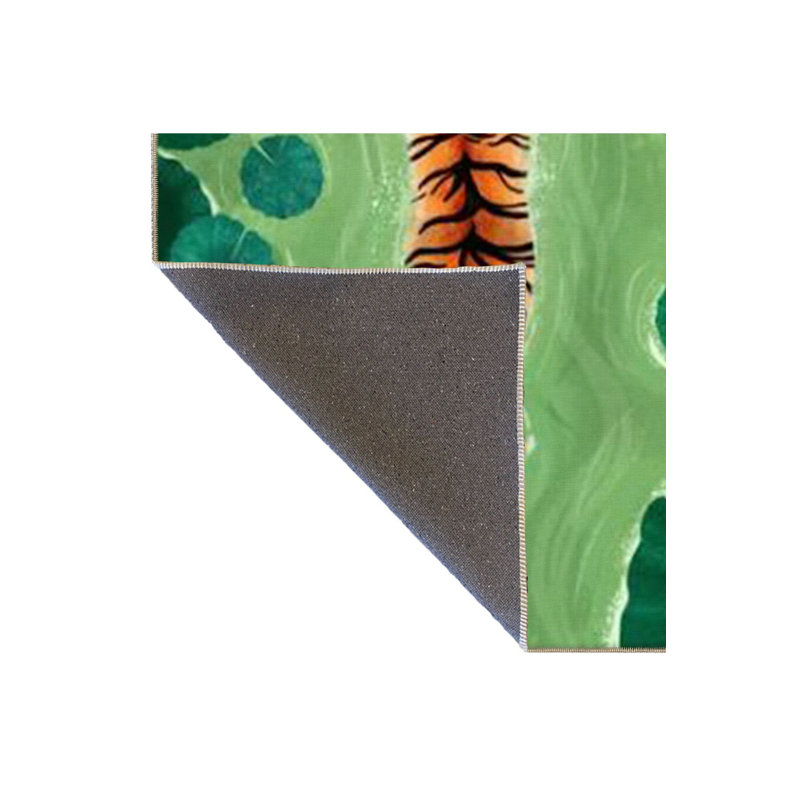 Tapis décoratif vert à motif de lac et de tigres vert, Sous-tapis rectangulaire de 3 pi 3 po x 4 pi 11 po