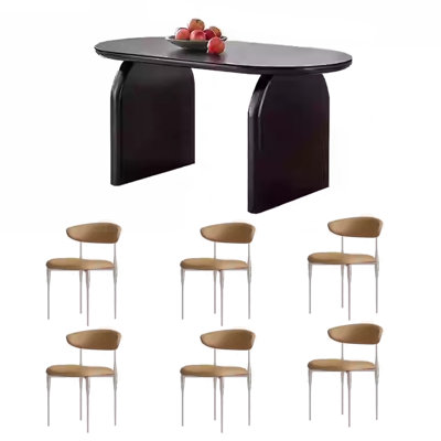 Table et chaise de salle à manger de style crème minimaliste