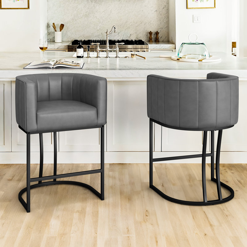Tabouret de bar 26,4 po de hauteur, Siège noir / structure argent, Faux cuir