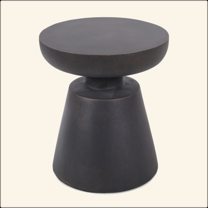 Table d'appoint polyvalente en béton léger pour les espaces élégants