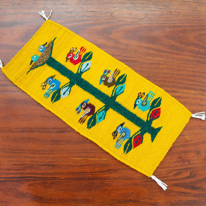 Chemin de table Red Barrel Studio® Birds Of Teotitlan