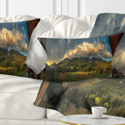 Vue extérieure de la chambre d'hôtel - coussin à imprimé paysage